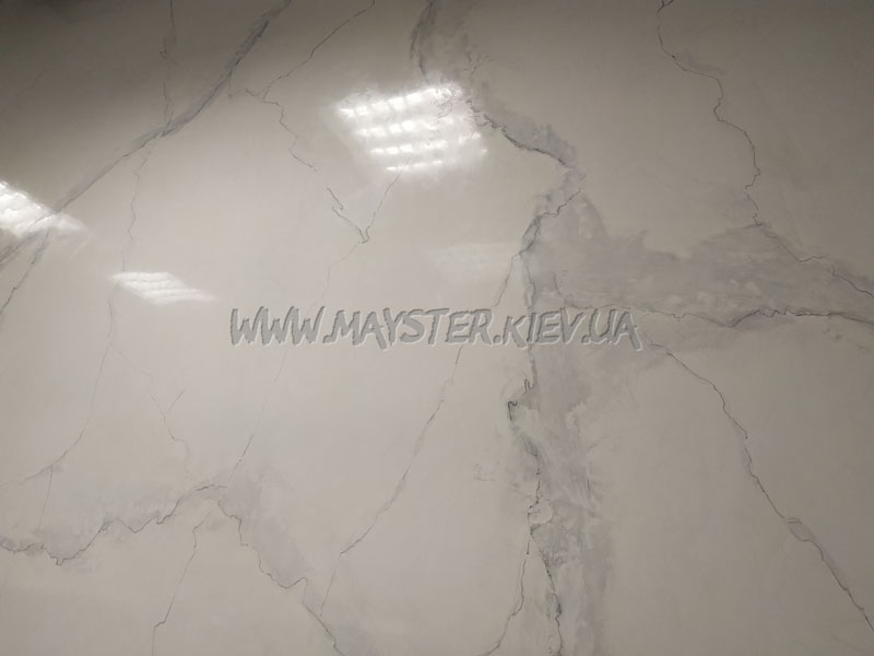 Имитация мрамора Bianco Carrara венецианской штукатуркой фото