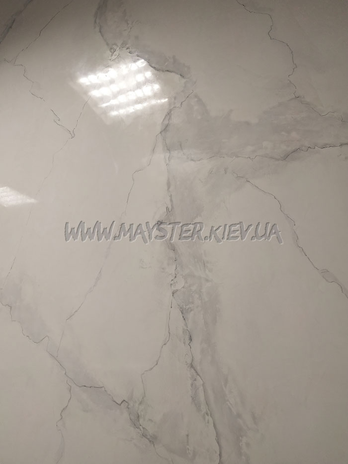 Імітація білого мармуру Bianco Carrara венеціанською штукатуркою