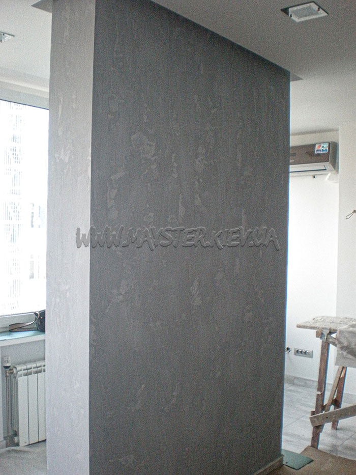 фотография Имитация бетона на колонне венецианской штукатуркой
