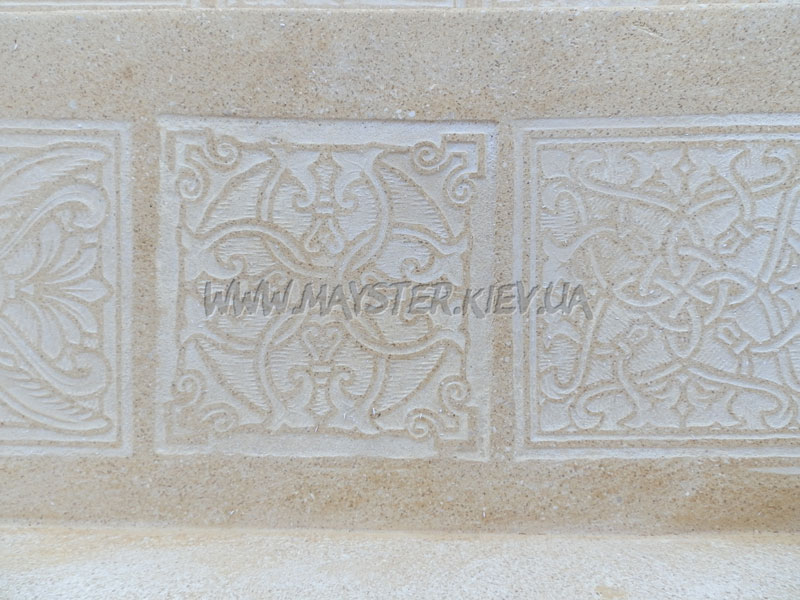 зразок оздоблення сходів декоративною штукатуркою Seni-Pierres