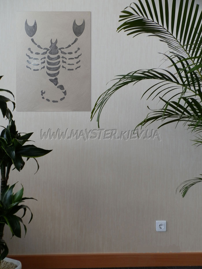 фото настінне декоративне панно знак зодіаку з венеціанської штукатурки Скорпіон